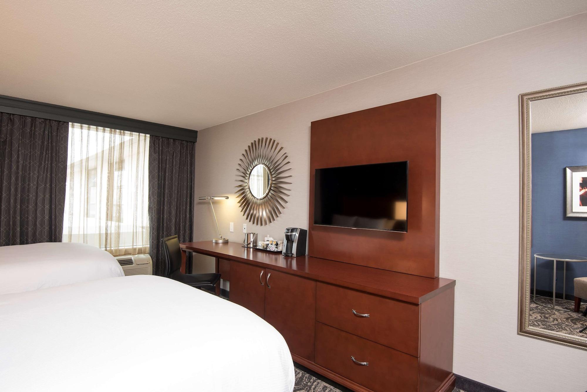 Hotel Doubletree By Hilton Schenectady Extérieur photo