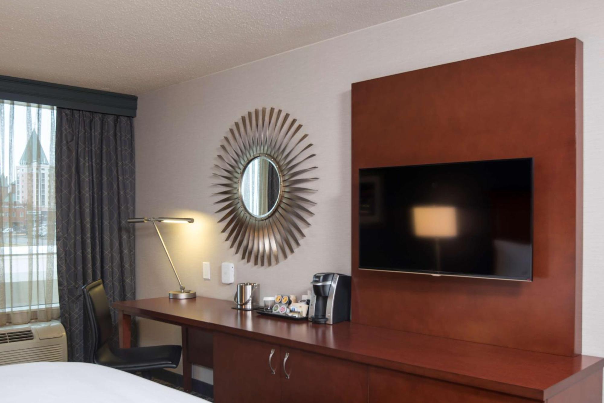 Hotel Doubletree By Hilton Schenectady Extérieur photo