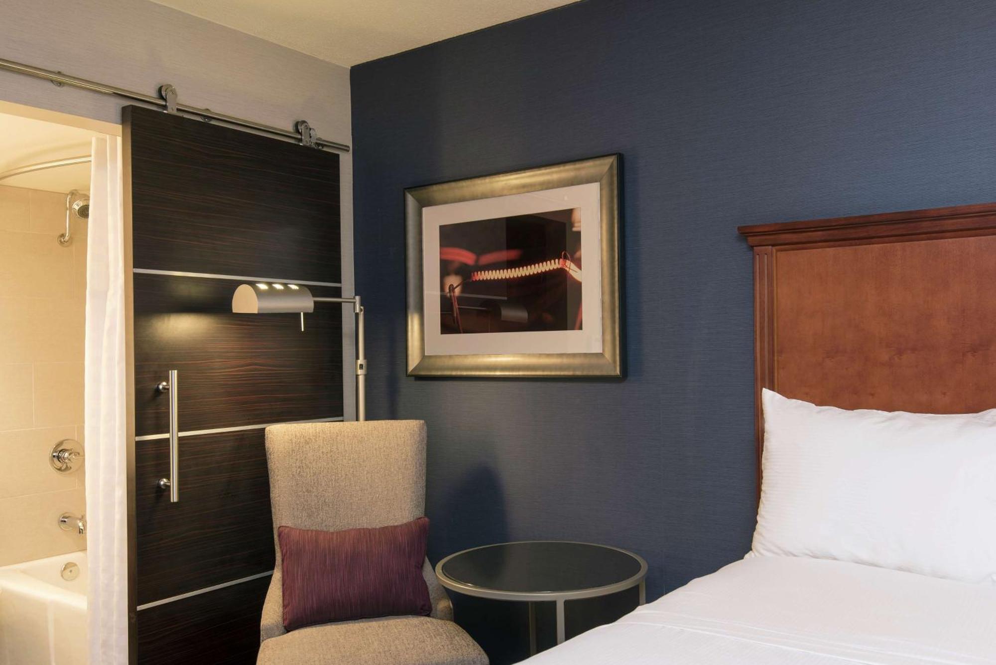 Hotel Doubletree By Hilton Schenectady Extérieur photo