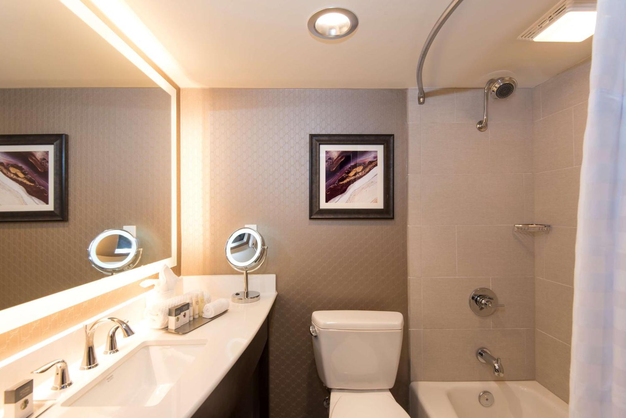Hotel Doubletree By Hilton Schenectady Extérieur photo