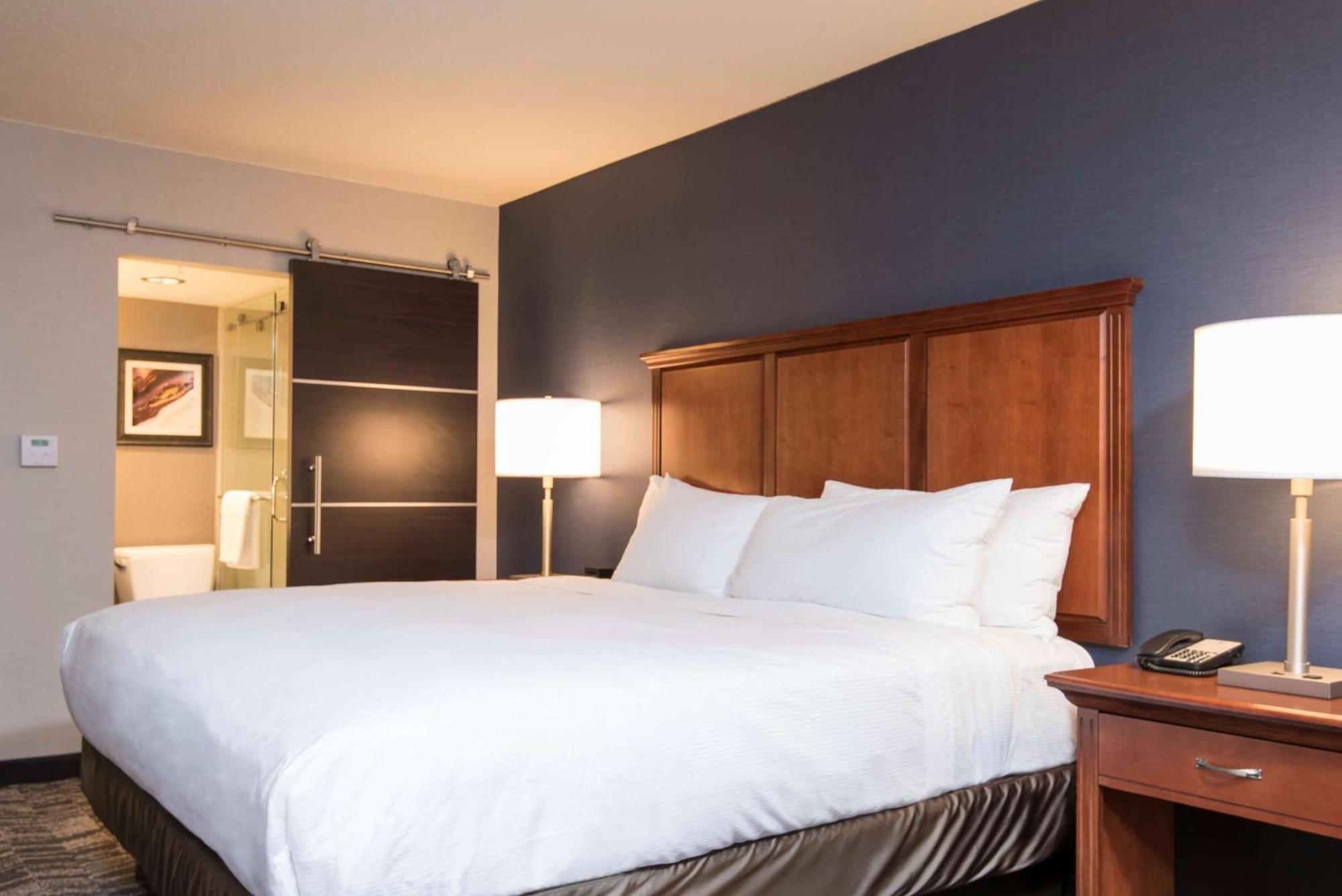 Hotel Doubletree By Hilton Schenectady Extérieur photo