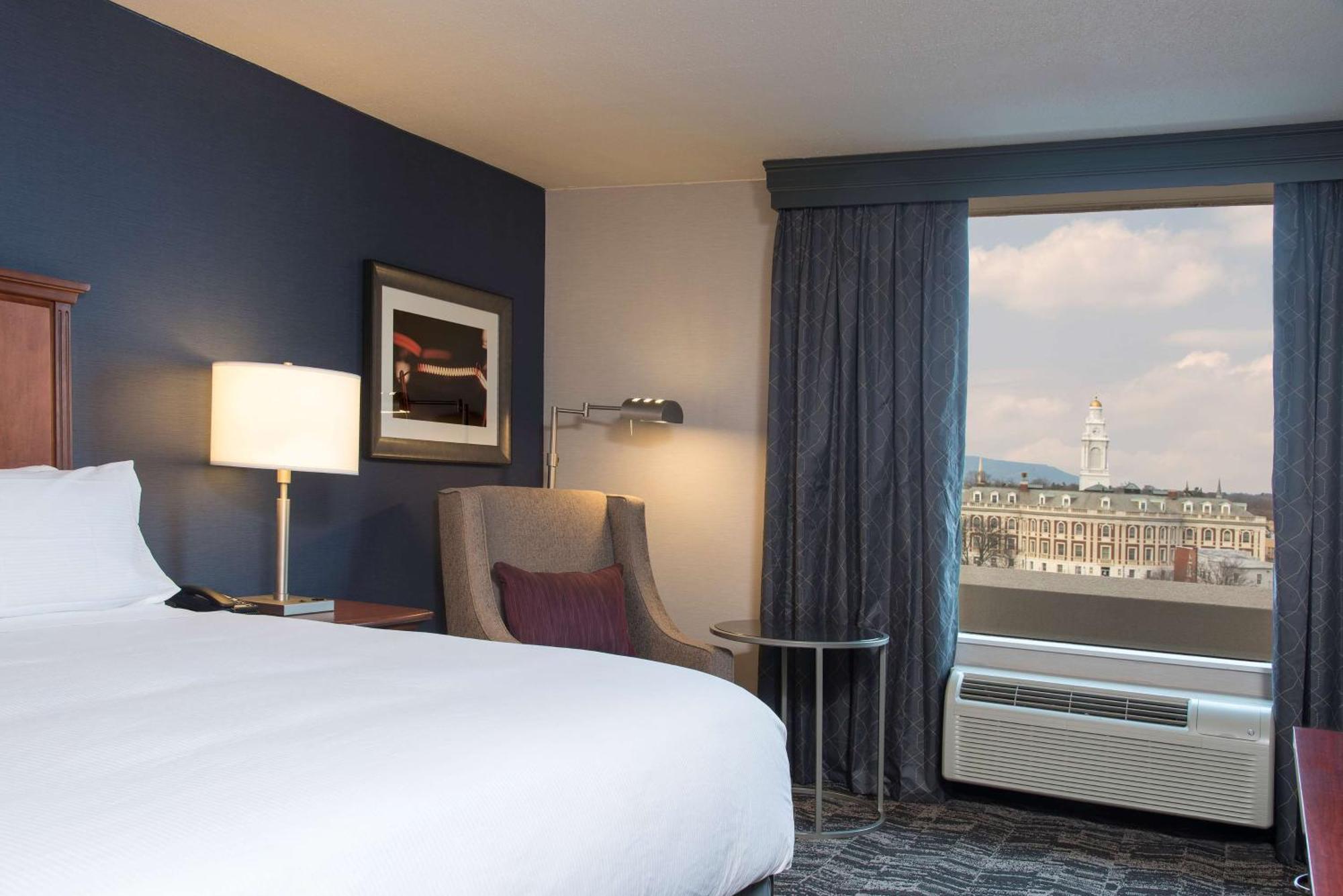 Hotel Doubletree By Hilton Schenectady Extérieur photo