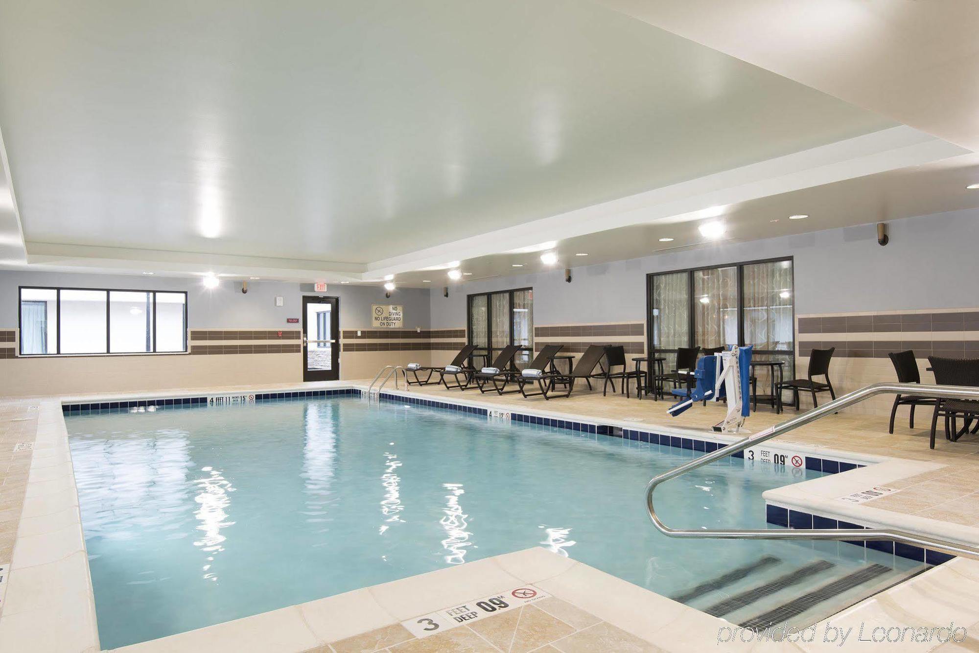 Hotel Doubletree By Hilton Schenectady Extérieur photo