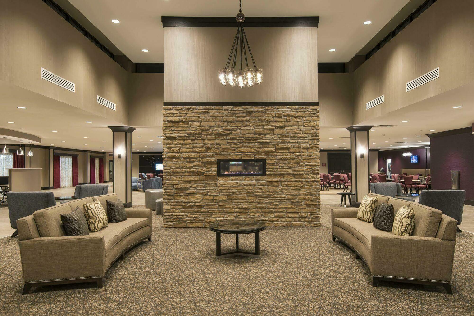 Hotel Doubletree By Hilton Schenectady Extérieur photo