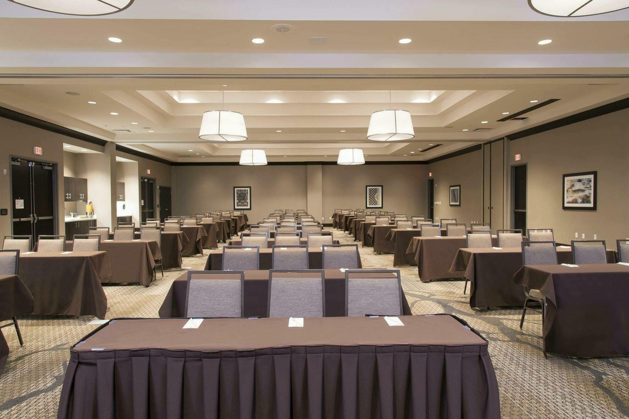 Hotel Doubletree By Hilton Schenectady Extérieur photo