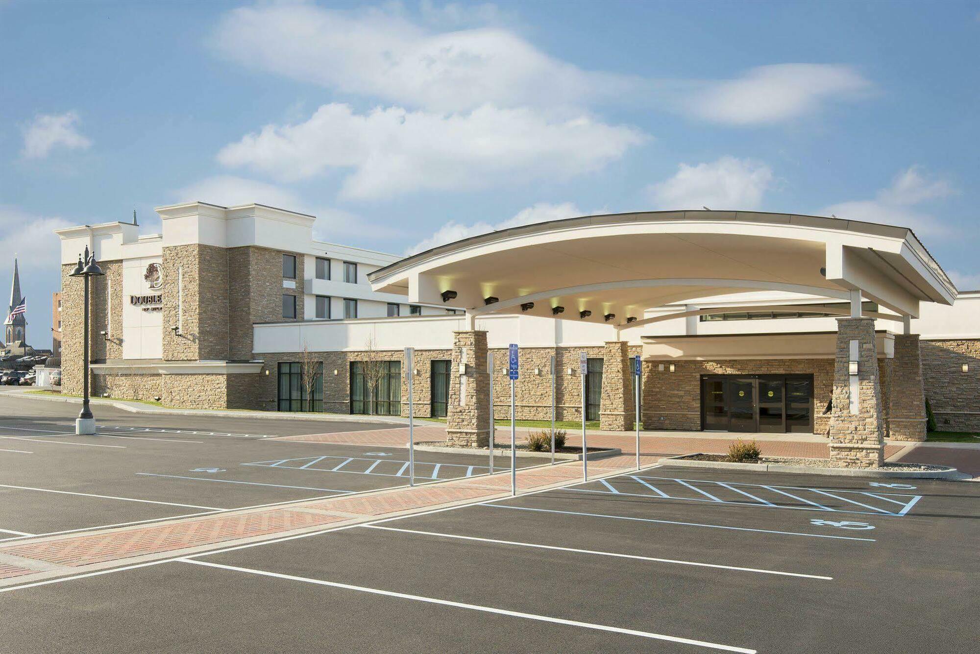 Hotel Doubletree By Hilton Schenectady Extérieur photo